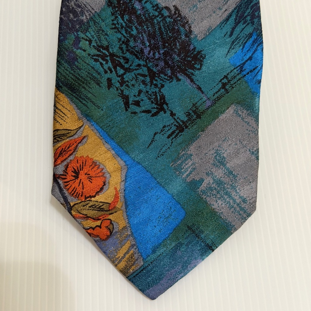 Avanzata for Harry Rosen Hand Made Tie 100% Silk.